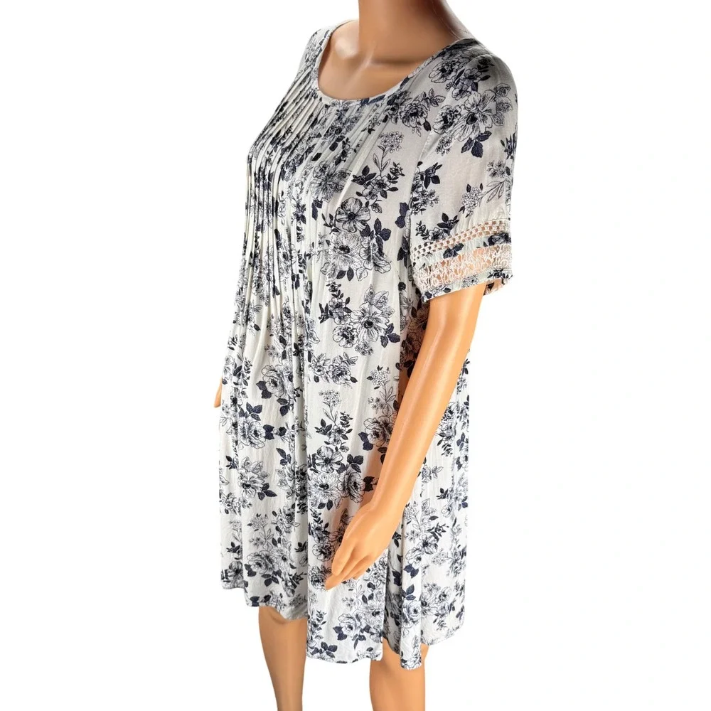Torrid Floral Pintuck Lace Trim Babydoll Dress White Navy Cottage Core + Size 00